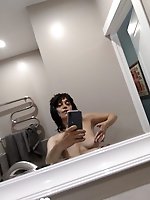 Mature bitches are fingering themselves