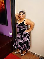 Nauchty chubby mature lady playing with herself