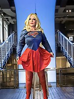 Older tart is posing nude for cash