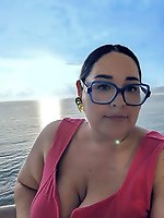 Flexible MILFs are trying to seduce