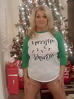 Alluring experienced chick with wet pussy