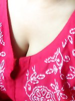 Solo performance of an older woman.