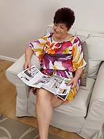 Naughty mature lady getting nasty