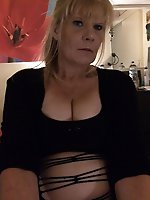 Beautiful older woman in xxx gallery.