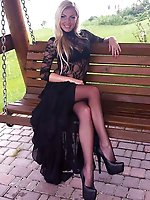 Libidinous slut posing fully nude on cam